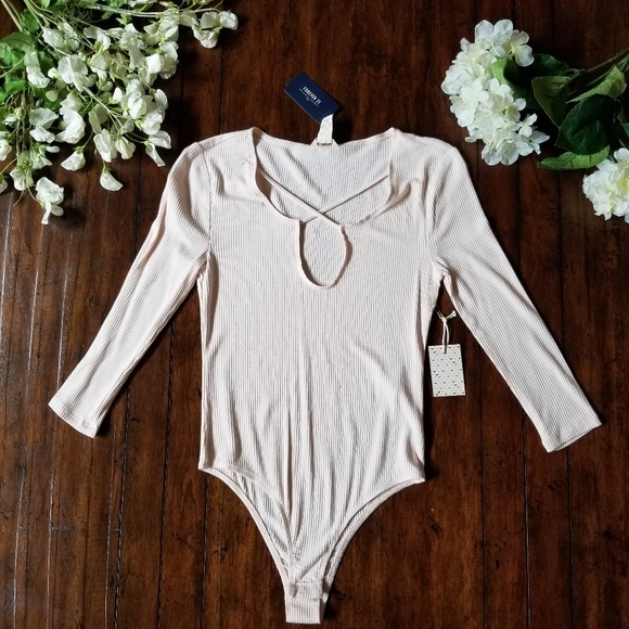 Forever 21 Tops - NWT FOREVER 21| Light Pink Beige Bodysuit Plunge